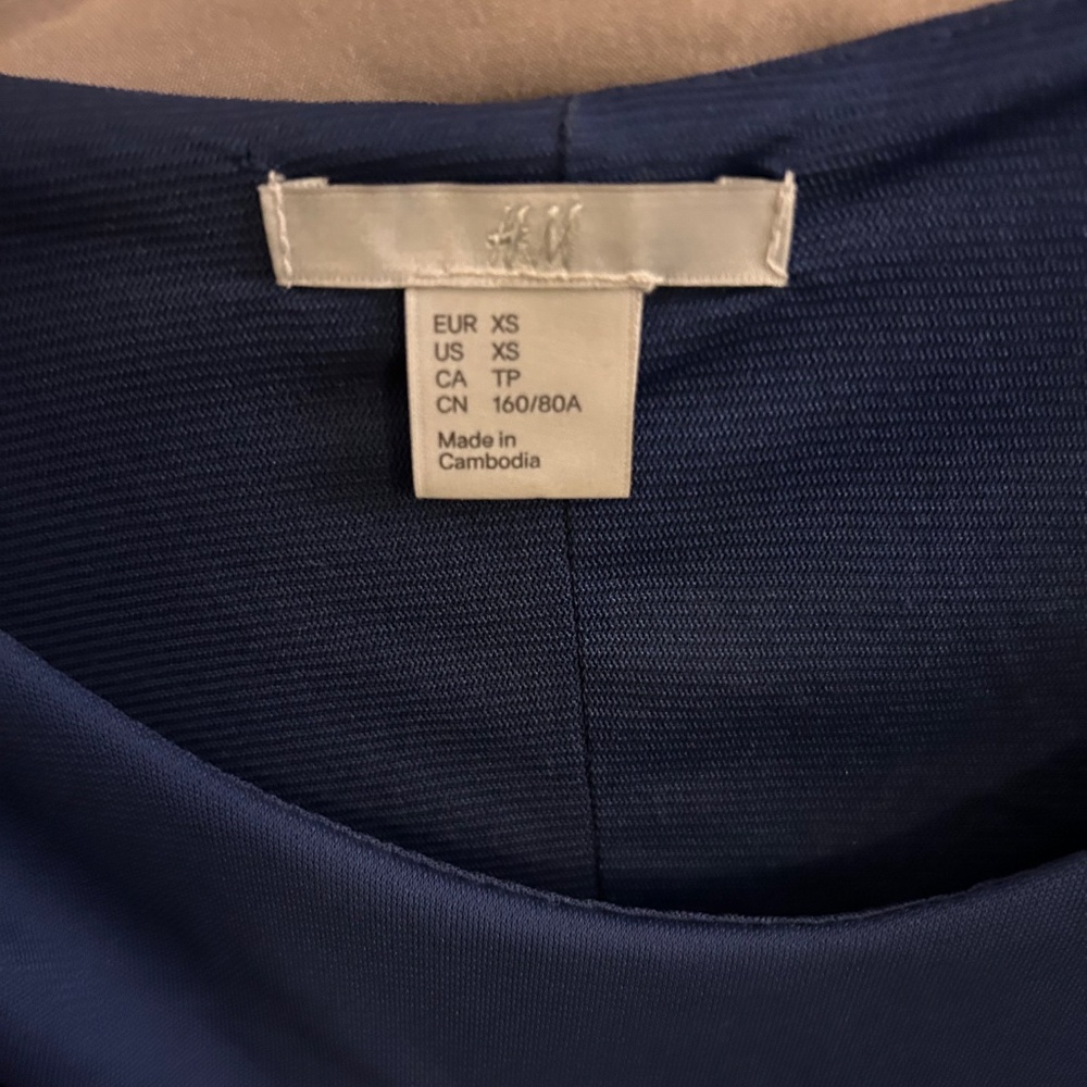 H&M Blue Ruched Flutter Sleeve Mini Dress - Picture 2 of 4